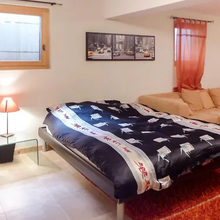 De L'au Apartment
